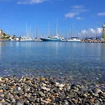 Ξενοδοχείο με διαμερίσματα Luxury 3*