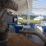 Ξενοδοχείο με διαμερίσματα Luxury Δερβένι