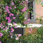 Ξενοδοχείο με διαμερίσματα Luxury 3*